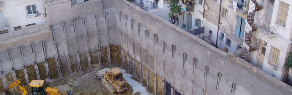 Εκσκαφή και προσωρινή αντιστήριξη πρανών σκάμματος βάθους 10m (Τοίχος τύπου 'Βερολίνου').