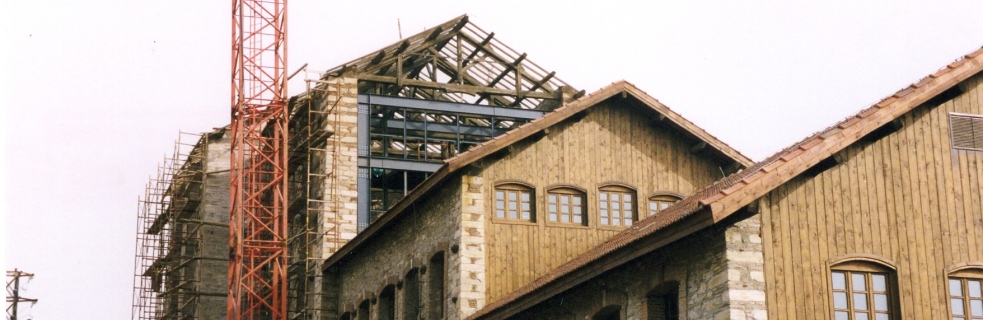 Αποκατάσταση διατηρητέου κτηρίου από λιθοδομή με ξύλινη στέγη και ενίσχυση μέσω νέου χαλύβδινου σκελετού.